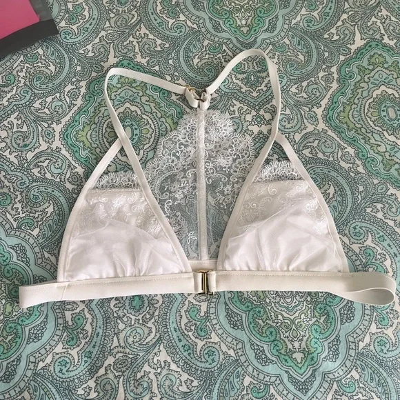 Beach Bunny Lace bralette bikini top. Large. - Picture 1 of 8